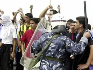 البحرين: منع العزاء 