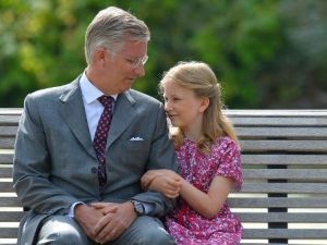 ولي عهد بلجيكا الامير فيليب وابنته الاميرة اليزابيث
