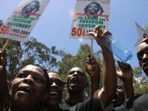 تظاهرة لاعضاء جمعية لقدامى المحاربين الماو ماو امام السفارة البريطانية في نيروبي