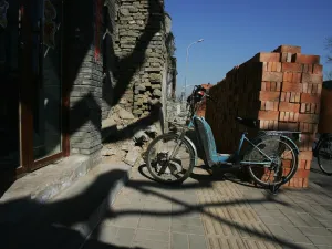 It is unclear if these kidnapped  Estonian cyclists still have their bikes in their possession, but are probably happy to have escaped with
 their lives for now. 