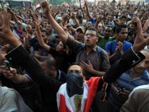 متظاهرون في ميدان التحرير