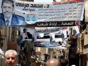 لافتات انتخابية في احد احياء القاهرة 