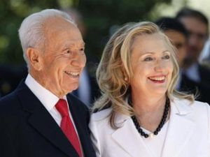 كلينتون وبيريز