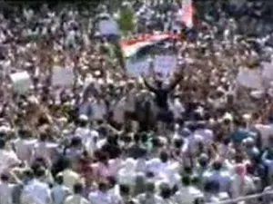تظاهرة ضد نظام الرئيس الاسد في ضواحي دمشق 