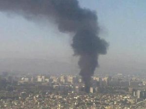 الدخان يتصاعد بعد انفجار في دمشق
