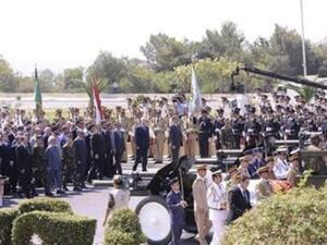 منظر عام من جنازة مسؤولين كبار بجهاز الأمن السوري في دمشق يوم الجمعة