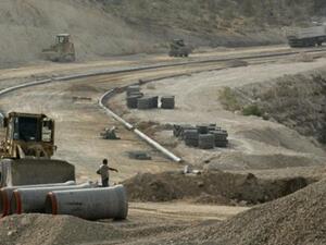 اسرائيل تمضي بالاستيطان