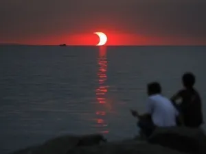 كسوف جزئي