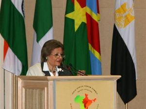 وزيرة التعاون الدولي في مصر فايزة ابو النجا
