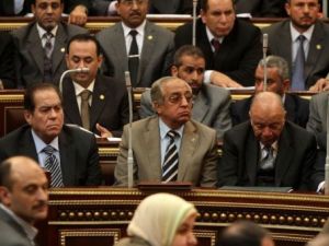 مجلس الشعب منقسم