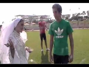 مصرية تطلب يد حبيبها للزواج 