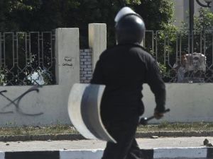 قوات من الجيش امام جامعة الازهر
