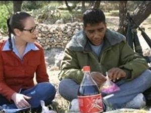 تالي فحيمة في صورة ارشيفية مع الناشط في كتائب شهداء الاقصى زكريا الزبيدي