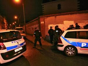 الشرطة الفرنسية تداهم منزلا يختبئ فيه المشتبه به في الهجوم