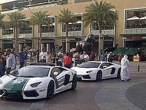 سيارة شرطة في دبي