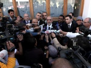  محمد بديع المرشد العام لجماعة الاخوان المسلمين يتحدث للصحفيين