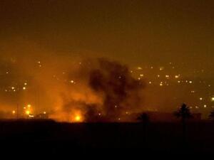 صورة التقطت بالقرب من حدود اسرائيل مع غزة تظهر القصف على القطاع 