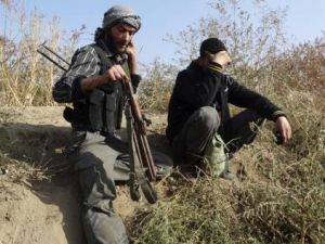 ارشيف/ مقاتلان من الجيش السوري الحر