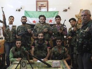 جنود من الجيش السوري الحر في ادلب
