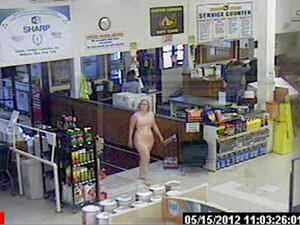 السيدة في المول