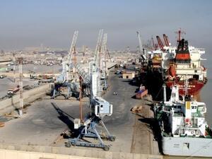 ميناء ام القصر جنوب البصرة في جنوب العراق
