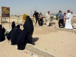 دفن شاب قتل في تفجير في مدينة الصدر
