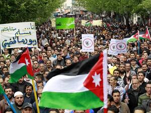 الآلاف يشاركون بتظاهرة للاسلاميين في عمان