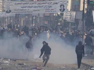 اشتباكات بين انصار الرئيس المصري المعزول محمد مرسي وقوات الامن في مدينة نصر
