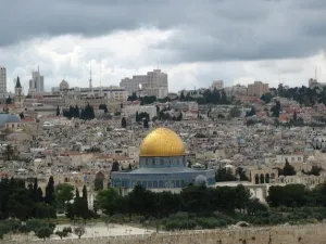 الجزيرة تحدثت عن تنازل فلسطيني عن القدس 