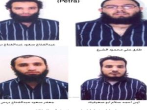 صورة نشرتها بترا لعدد من افراد المجموعة