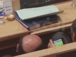 A politician was seen playing a “football” game on his smartphone while Jordan’s Prime Minister Abdullah Ensour addressed an open session at the country’s parliament.
