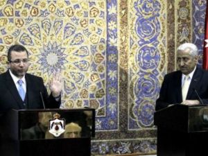 رئيس الوزراء الاردني عبد الله النسور مع نظيره المصري هشام قنديل