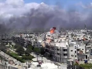 السنة الدخان ترتفع في حي الخالدية في حمص السنة الدخان ترتفع في حي الخالدية في حمص