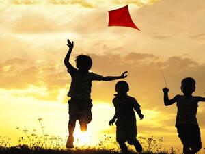 A Lebanese civil servant has retired to a life of kite making and flying. (Flying kites/Zurijeta/Shutterstock)