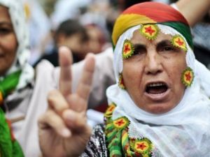 تظاهرة لنساء كرديات في اسطنبول للمطالبة بالحق في التعليم بلغتهم الام
