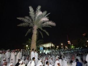 الالاف يتظاهرون بالكويت ضد حكم الغاء الانتخابات  
