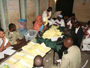 رز الاصوات في مركز اقتراع في نواكشوط 