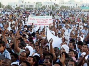 آلاف المعارضين يطالبون برحيل الرئيس الموريتاني 