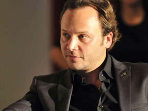 Actor Maxim Khalil was reportedly heavily assaulted by Syrian regime supporters. (Image: Al Arabiya)