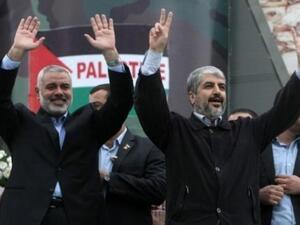 خالد مشعل واسماعيل هنية خلال الاحتفال