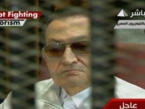 مبارك يعود لقفص الاتهام