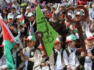 فلسطينيون يتظاهرون في نابلس   
