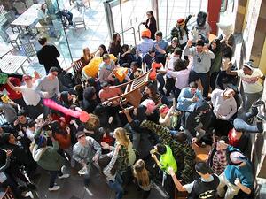 The Harlem Shake in a university in New York