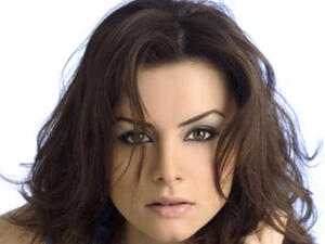 Lebanese beauty, Nour, has been chosen as the new face of Olay's Age Defying cream