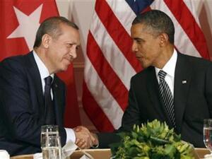 الرئيس الاميركي باراك اوباما (يمين) ورئيس الوزراء التركي رجب طيب اردوغان