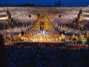 Aida.