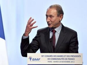 رئيس بلدية باريس الاشتراكي برتران ديلانوي