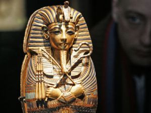 "It is easy to remove a dictator, but not so easy to get rid of dictatorship."