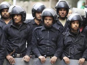 رجال شرطة مصريون