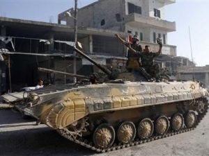 دبابة تابعة لقوات النظام السوري في القصير
